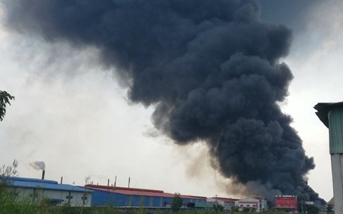 Cháy lớn suốt 5 giờ tại công ty trong khu công nghiệp ở Long An