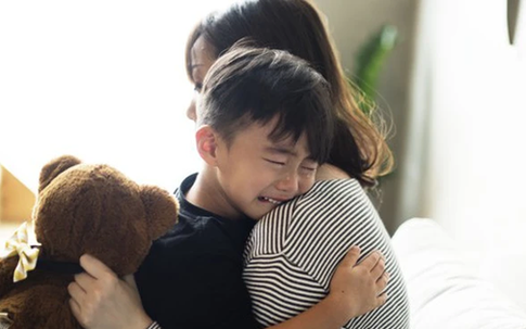 'Mẹ ơi, cái chết có đáng sợ không?' - Câu trả lời của cha mẹ ảnh hưởng đến cuộc đời trẻ