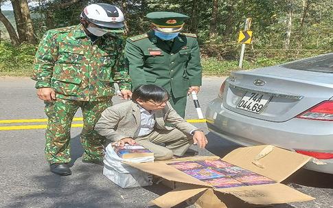 Bắt vụ vận chuyển hàng chục kg pháo đang trên đường từ cửa khẩu về xuôi 