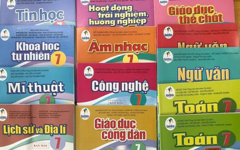 560.912 bản sách giáo khoa Cánh Diều các lớp 3, 7, 10 đã đến tay các em học sinh có hoàn cảnh khó khăn