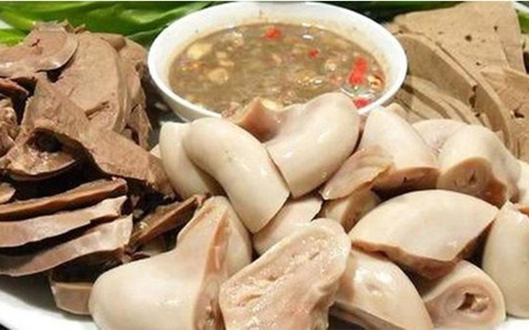Không ăn lòng lợn khi cơ thể có dấu hiệu này dù có thích mê