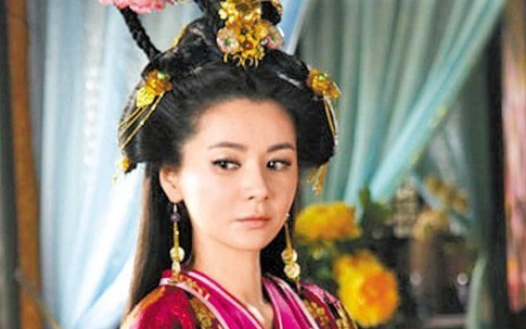 Cái tên may mắn nhất Trung Quốc: 3 người phụ nữ mang tên này đều là phi tử của Hoàng đế tôn quý, có dung nhan lay động lòng người