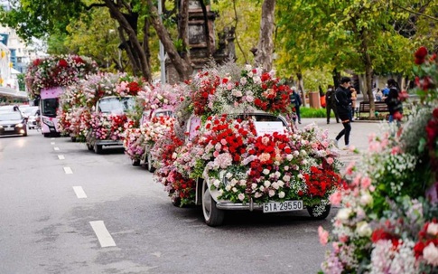 Valentine 2022: Màn Tỏ Tình Ấn Tượng Nhất Thế Giới Vừa Diễn Ra Tại Hà Nội Với 99.999 Bông Hồng