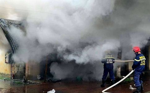 Cửa hàng bán đồ điện ở Hà Tĩnh bị "bà hỏa" thiêu trụi