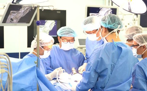 Vinmec: Ứng dụng thành công kỹ thuật "cá thể hóa" thay khớp háng "4 không"