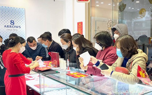 Giá vàng hôm nay 26/2: Giảm mạnh sau chạm đỉnh lịch sử