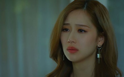 Khi ly hôn, chồng cũ ngang ngược chỉ chia cho tôi ngôi nhà cũ ở ngoại ô, 3 năm sau, tôi cười nhạo anh ta