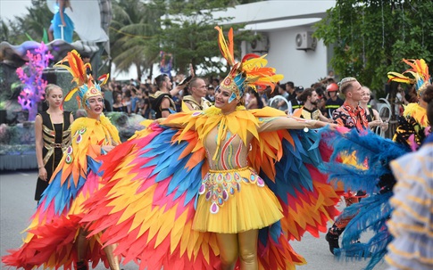 Sầm Sơn "Thành phố của Lễ hội" chào đón du khách
