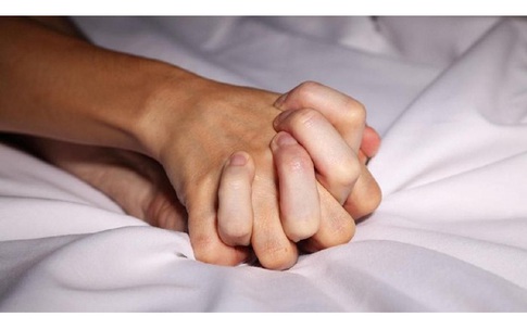 Ghét con rể từ cái nhìn đầu tiên nhưng vài năm sau mẹ vợ lại ngã vào vòng tay anh ta