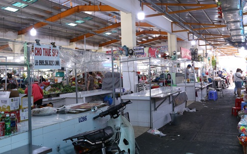 Chợ truyền thống tại TP HCM sau dịch: Người bỏ sạp vì lỗ, người buôn bán cầm chừng