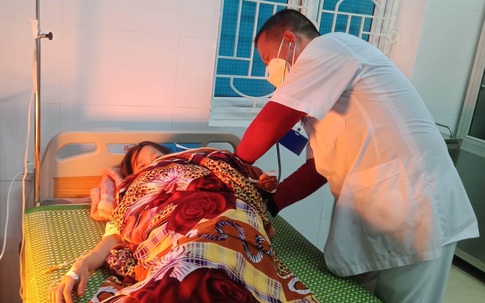 Nghệ An: Mẫu thuẫn giữa các nhóm bạn, 3 em học sinh ăn lá ngón tự tử

