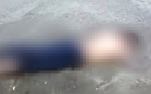 Tá hỏa phát hiện thi thể nam thanh niên trên bãi biển

