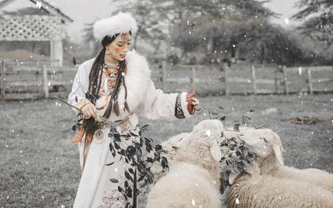 Bộ ảnh phong cách Mông Cổ của ba mẹ con Hà thành gây sốt mạng