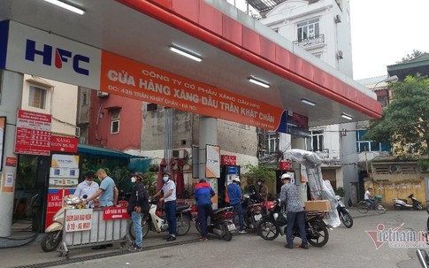 Giá xăng dầu đồng loạt giảm