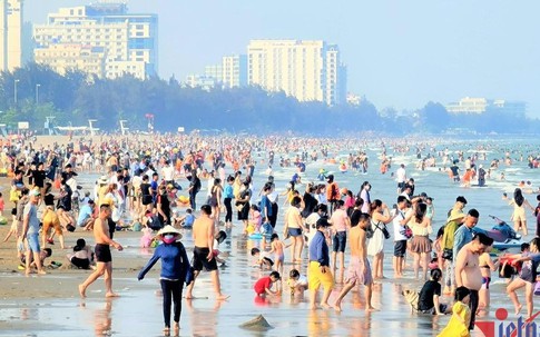 Sầm Sơn phạt nguội người làm dịch vụ du lịch chặt chém du khách
