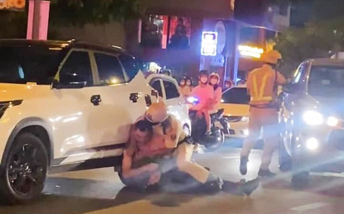 Thực hư vụ xe đặc chủng của CSGT TP.HCM bị tài xế ôtô tông đổ