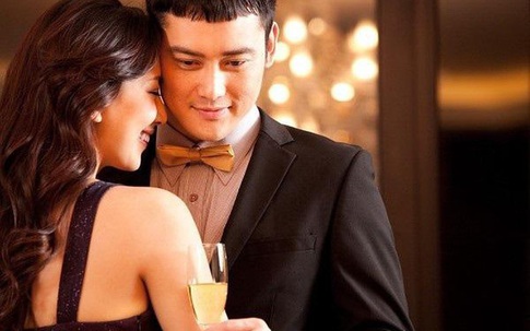 Chồng nhiệt tình với bạn học, vợ sốc nặng khi biết được bí mật động trời của chồng với nhiều cô bạn thân