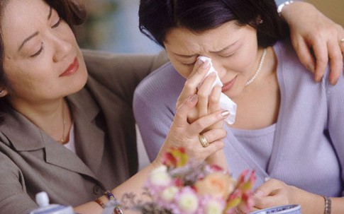 Về ra mắt họ hàng nhà bạn trai, vô tình bắt gặp hành động lạ của bố chồng tương lai khiến tôi lập tức muốn hủy hôn