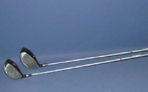 Hôn lễ đang diễn ra, mẹ chồng cầm gậy chơi golf rượt đánh con dâu, biết lí do ai cũng giật mình!