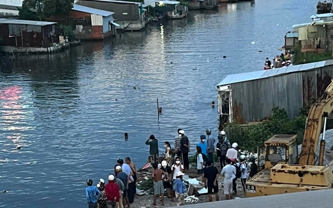 Xót xa bé trai 4 tuổi xuống sông cứu em gái 2 tuổi bất thành