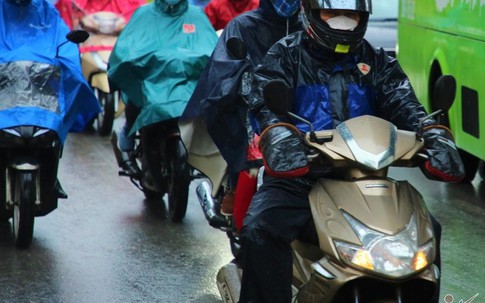 Dự báo thời tiết 15/5: Không khí lạnh đổ bộ, miền Bắc mưa giông, chuyển mát 20 độ