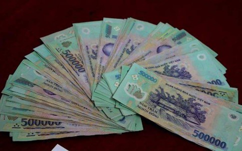 Tìm chủ nhân để quên 10 triệu đồng tại khe nhận tiền cây ATM