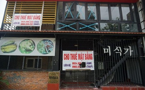Tràn lan đóng cửa, bỏ hoang: Thảm cảnh chưa dứt trên bãi biển Đà Nẵng