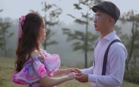 Ca sĩ Hà Thơ - học trò Tân Nhàn kể chuyện tình ma mị trong MV đầu tay