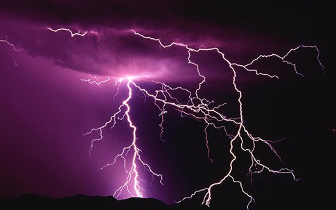 Thương tâm: Người đàn ông bị sét đánh tử vong khi đang chăn vịt
