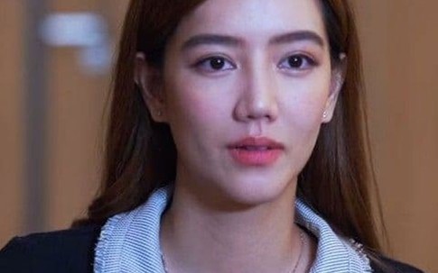 Các chị dâu nghi ngờ vợ chồng tôi bòn rút 50 cây vàng của bố, tôi liền đưa ra cuốn sổ khiến mọi người tái mặt
