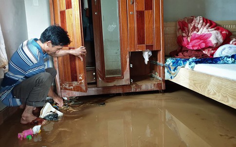 4 lưu ý quan trọng khi dọn nhà sau mưa ngập, điều đầu tiên đặc biệt cần nhớ vì dễ nguy hiểm tính mạng