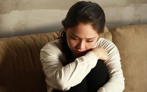 Bồ trẻ của chồng liên tục thách thức tôi ly hôn còn hứa thưởng lớn