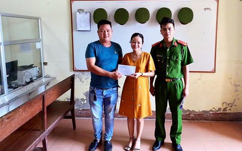 Trả lại hơn 35 triệu đồng cho người chuyển nhầm vào tài khoản