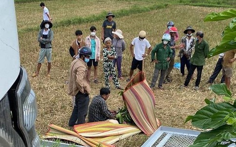 Xe cẩu vướng vào dây điện, một người tử vong