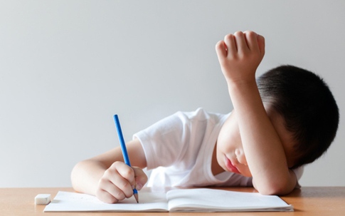 Trẻ "càng học càng sa sút" vì sống trong những kiểu gia đình thế này