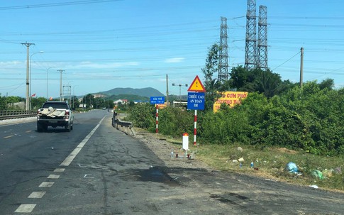 Xe con va chạm xe khách, 2 chiến sỹ công an tử vong