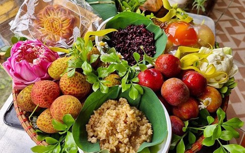 Đắt nhất chợ Tết Đoan ngọ, mâm lễ cơm rượu, trái cây gần 2 triệu đồng