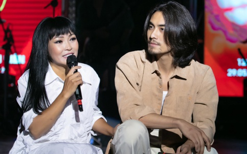 Giả vờ yêu nhau - trò PR cũ rích của ca sĩ Việt
