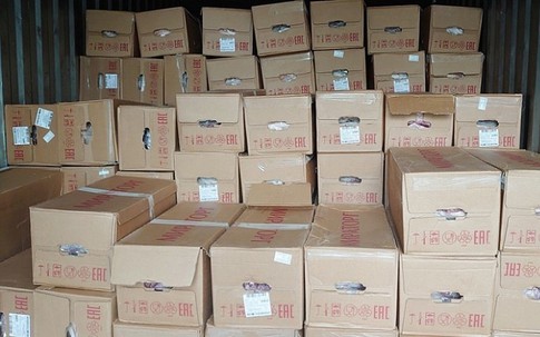Gần 16 tấn thịt heo không rõ nguồn gốc bị bắt giữ khi đang trên đường tiêu thụ