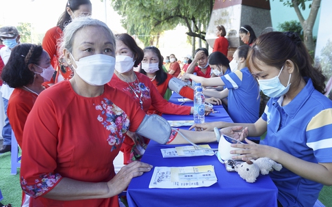 Vinamilk chăm sóc sức khỏe cho 10 ngàn người cao tuổi tại 27 tỉnh thành cả nước