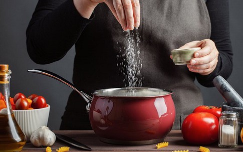 4 loại thực phẩm ăn càng ít càng tốt nếu không muốn xuất huyết não! Dù đói đến đâu bạn cũng phải kìm lại