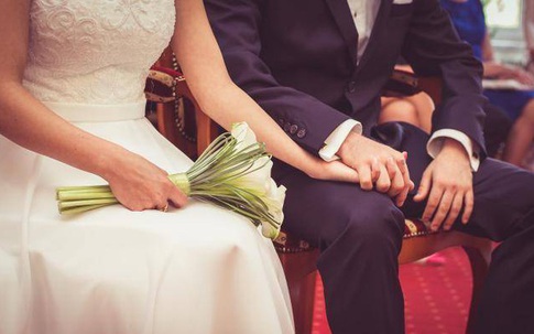 Chồng xúi về bảo bố mẹ bán nhà, vợ đáp: "Anh nghĩ tôi ngốc hay sao?"