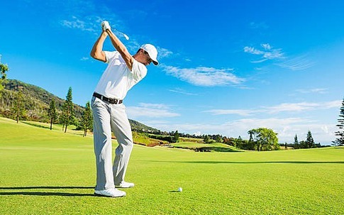 Tôi ít liên lạc được với chồng khi anh chơi golf