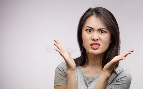 Người yêu cũ mời đi ăn cưới sau khi 'cắm sừng' tôi