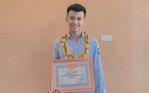 Nam sinh trường làng trở thành thủ khoa khối A00 của Hà Tĩnh