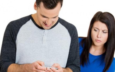 Bên nhau khi nghèo khó, khi giàu có chồng muốn bỏ vợ đến với "tiểu tam"