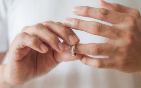Ly hôn, dắt con rời nhà chồng, không ngờ điều chờ tôi ở nhà đẻ lại là...