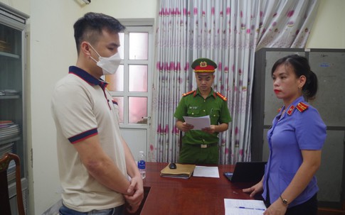Vô cớ chặn xe, đánh người đi đường trọng thương