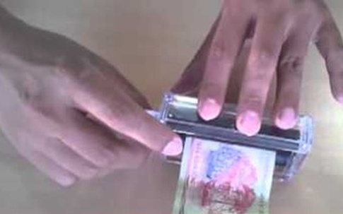 Ngậm quả đắng không dám báo công an vì hám xài tiền giả