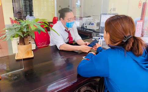 Nhanh trí, nhân viên ngân hàng giúp người dân tránh khỏi vụ lừa đảo